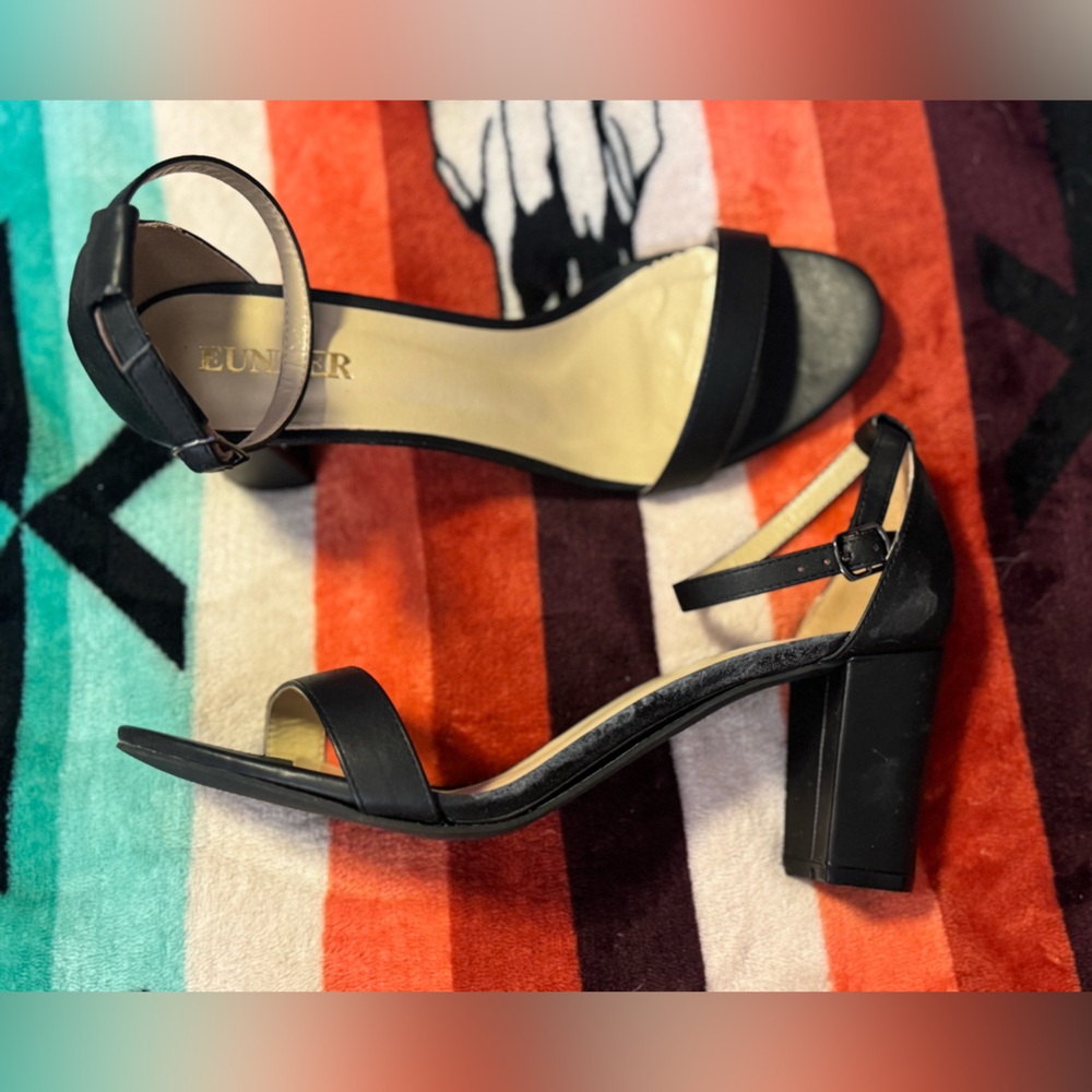 Black Minimalist Block Heel Sandals